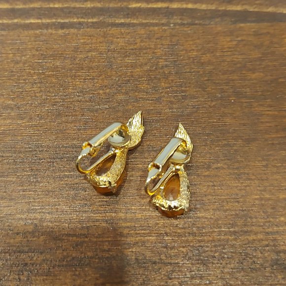 Vintage Pineapple Earrings - Picture 9 of 9